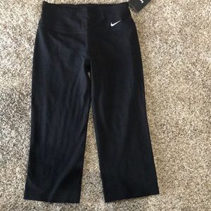 NWT Nike Capri size small